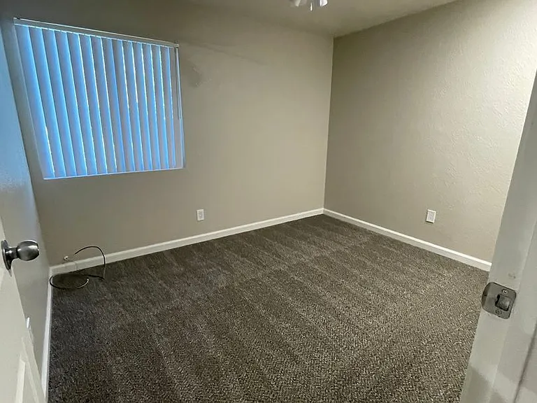 Canyon Club Apartments — Photo 60