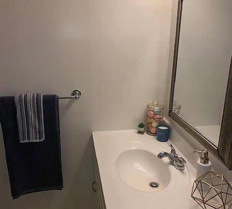 4th image of 343 S Madison Ave APT 19