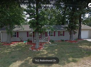 142 Robinhood Dr, Cassville, MO 65625