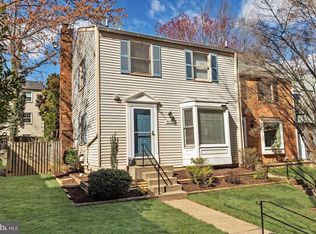 9008 Piney Grove Dr, Fairfax, VA 22031