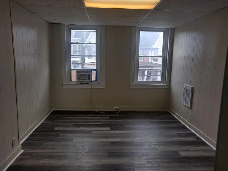 1112 Butler St #7 — Photo 4