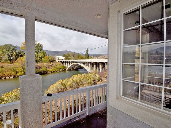2nd image of 1815 Stoneridge Dr