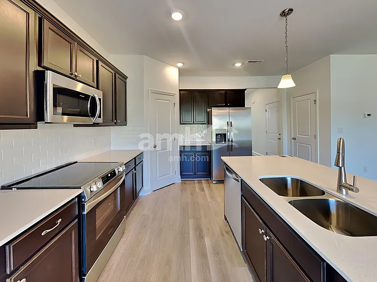 4326 Effie Seward Dr — Photo 3