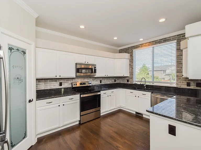 4617 Bali Ct — Photo 10