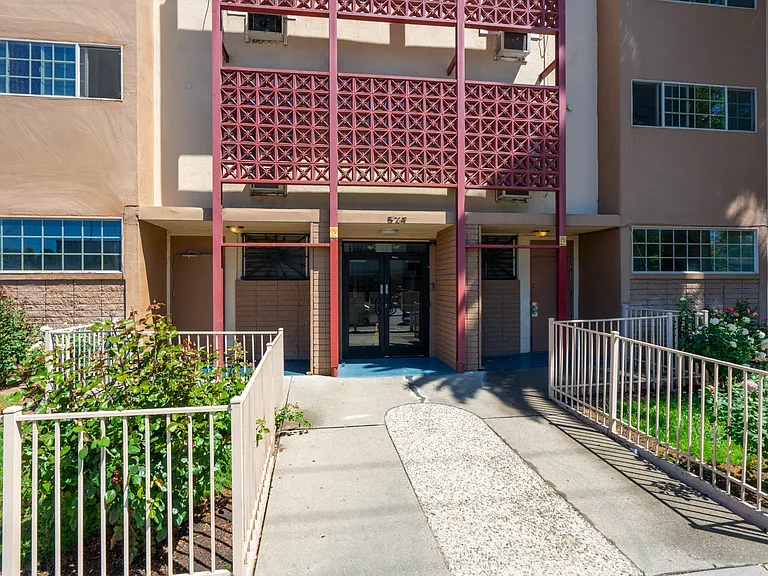 524 S 9th St — Photo 12