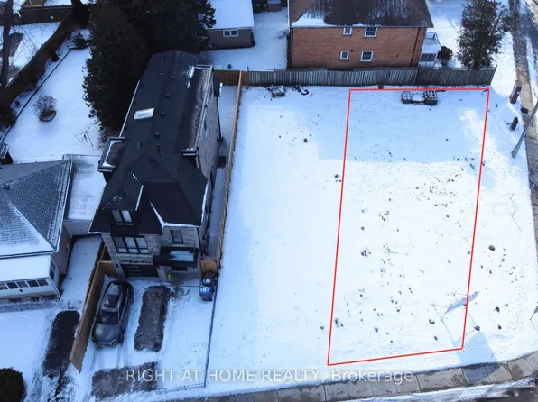 10 C Benson Ave, Mississauga, ON L5H 2P2
