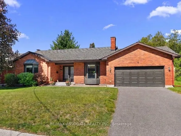 284 Harrington St, Arnprior, ON K7S 2V1