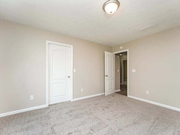 235 Shadowbrooke Cir — Photo 15