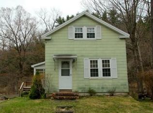 27 Williams St, Williamsburg, MA 01096