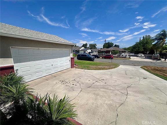 4th image of 836 N Millard Ave