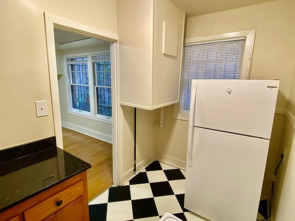 2nd image of 1420 Boren Ave APT 3