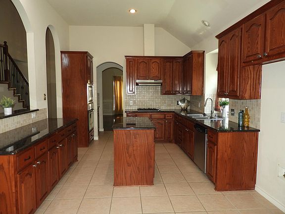 2nd image of 10439 Bancroft Ln