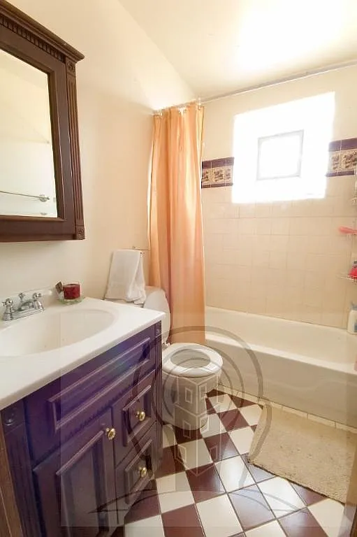 3 bed, 2.0 bath, $4,500 — Photo 2