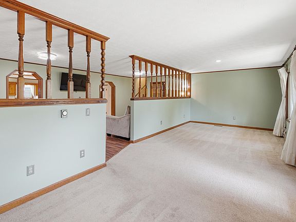 3rd image of 205 Sharon Dr