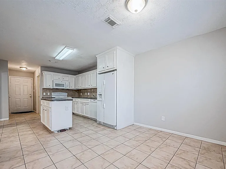 10043 Morocco Rd — Photo 16