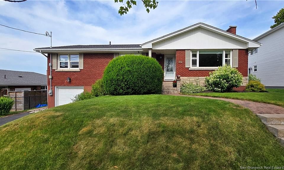 1st image of 127 Coronation Dr