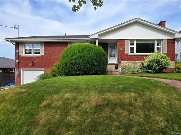 127 Coronation Dr, Moncton, NB E1E 2X5