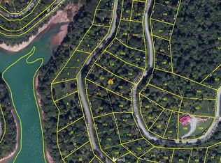 237 Sunsprings Ln, La Follette, TN 37766