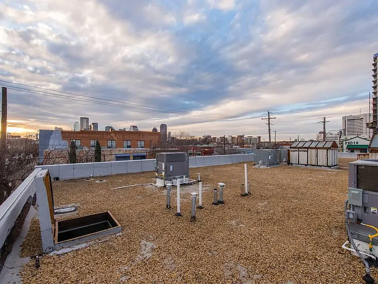 3100 Commerce St #140 — Photo 36