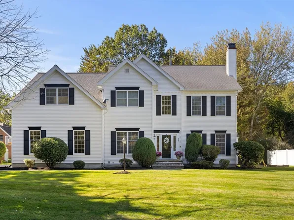 25 Ridge Way, North Andover, MA 01845