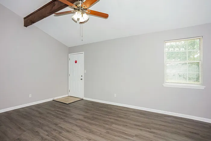 3 bed, 2.0 bath, 1308 sqft, $1,495 — Photo 4