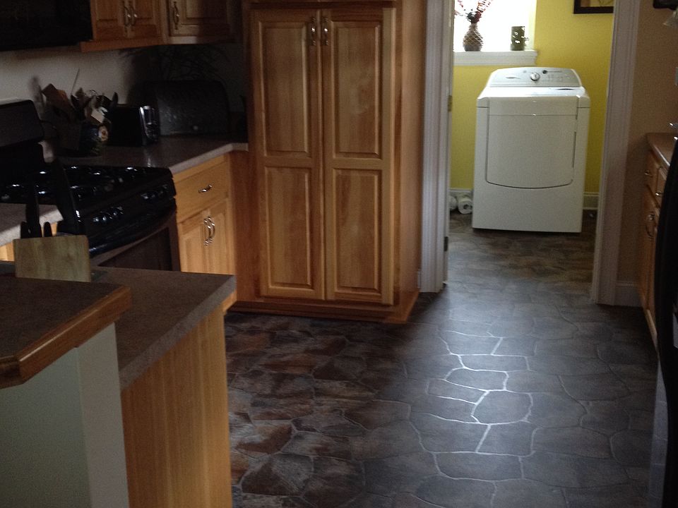 Kitchen/Laundry Room