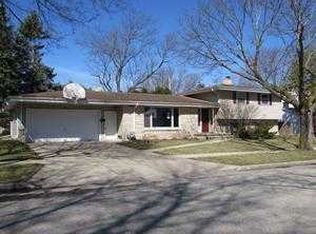 1907 N Gillett St, Appleton, WI 54914