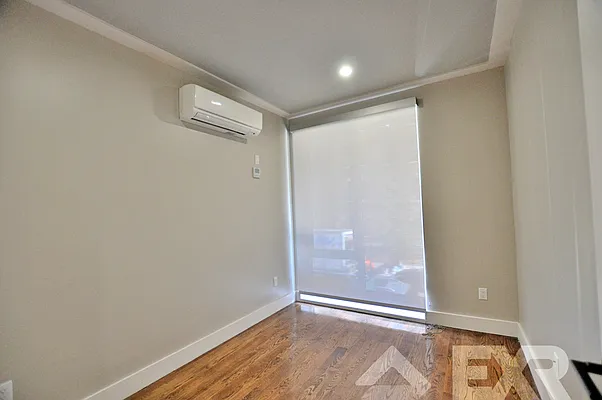 Rented by EXR | media 5