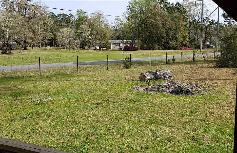 1st image of 26 Pinecrest Dr