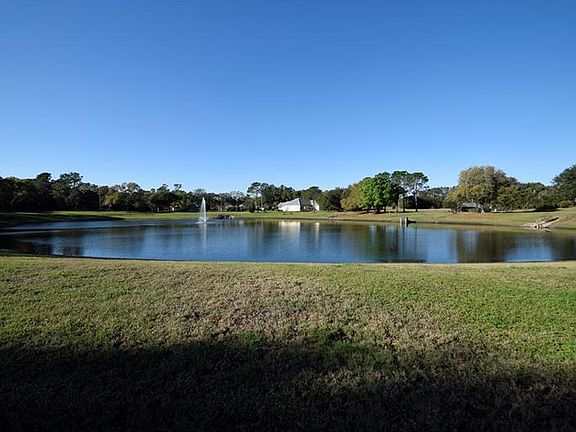 3rd image of 1 Hollow Pine Dr