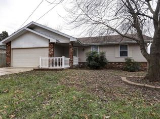 3158 W Riverside St, Springfield, MO 65807