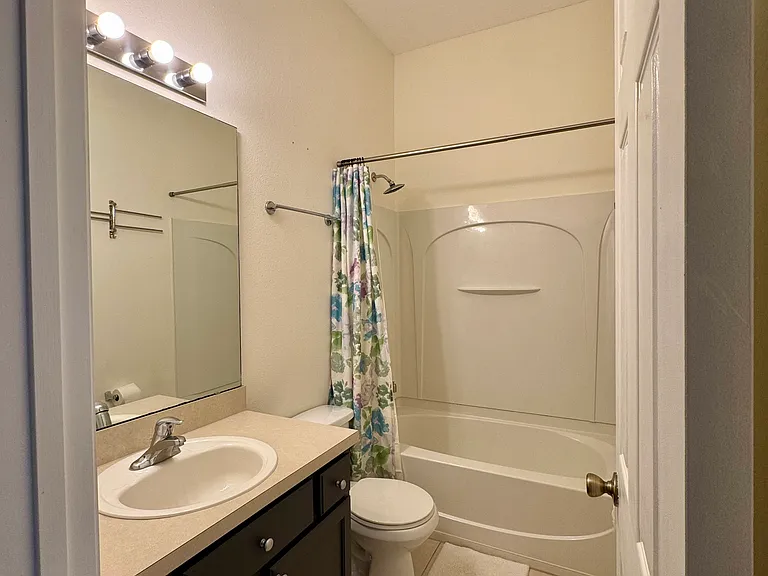 6212 High Tide Blvd — Photo 8