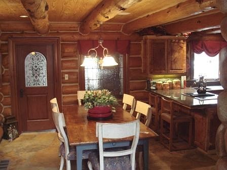 4th image of 131 Anderson Ln