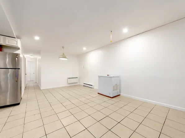 27 Pulaski Street image 11 of 13