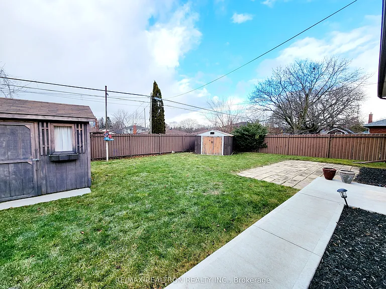 58 Athabasca St — Photo 14