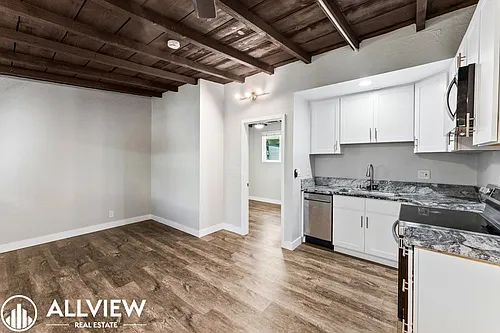 1338 W Balboa Blvd Photo 1
