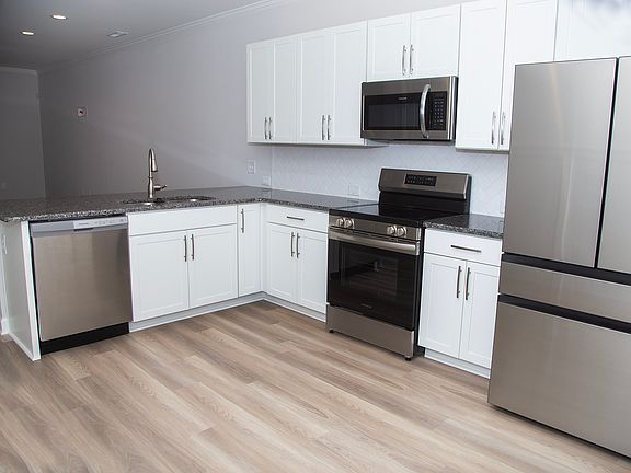 4th image of 225 Cline Way