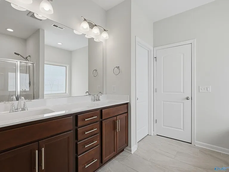 122 Kretzer Ct — Photo 16