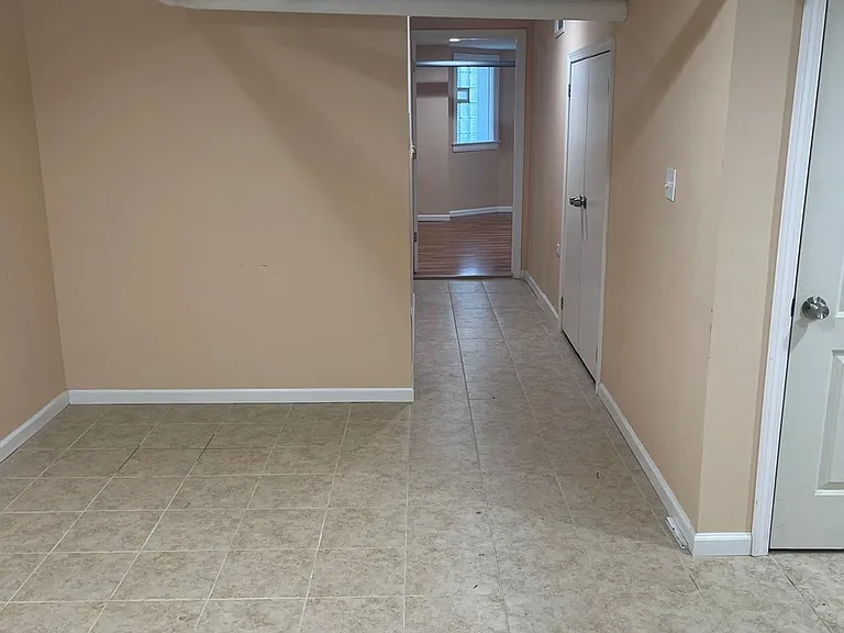 7842 S Cregier Ave #B — Photo 8