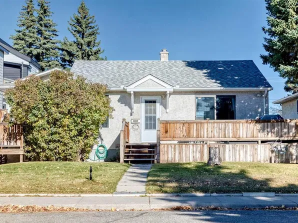 7312 S 36th Ave NW, Calgary, AB T3B 1T8