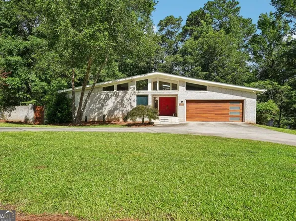 2018 Glacier Dr, Stone Mountain, GA 30087