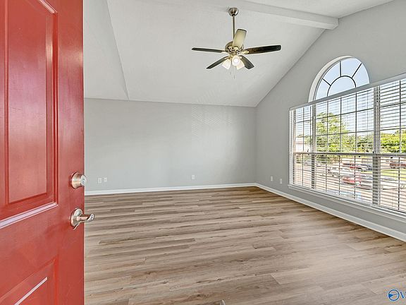 4th image of 309 Waters Edge Ln Unit 8
