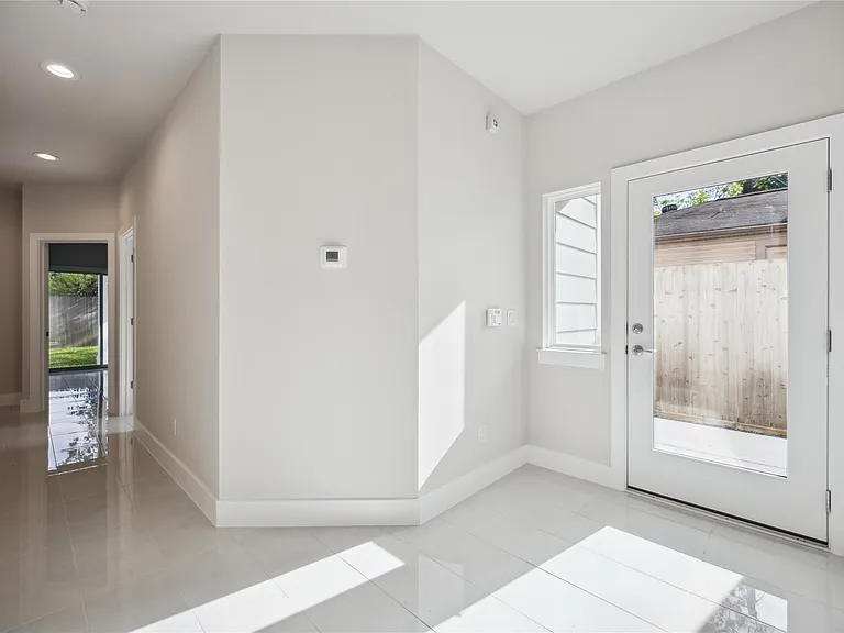 5314 Suez St — Photo 9