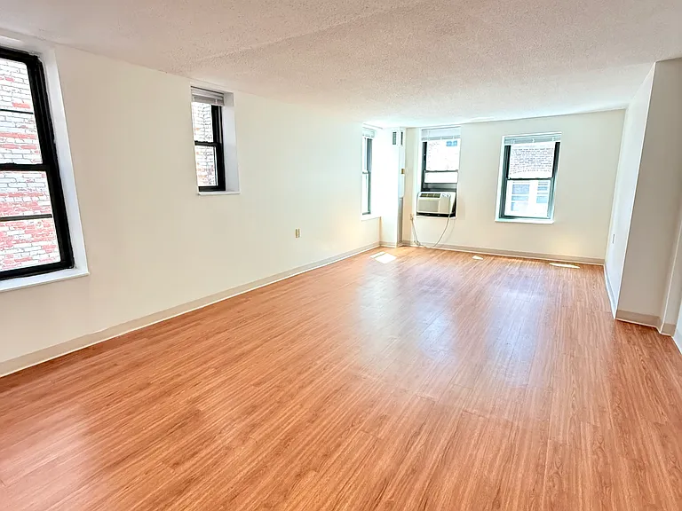 78B Westland Ave #304 — Photo 1