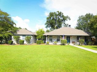 9022 Holly Dr, Orange, TX 77630