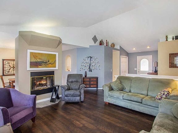 3rd image of 3981 Dunes Pkwy