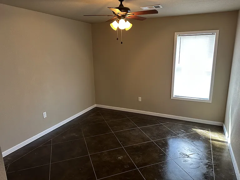 4707 Samantha Ave — Photo 4