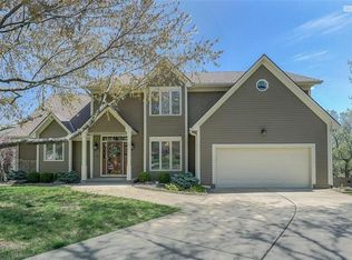 813 NE Stock Ct, Blue Springs, MO 64014