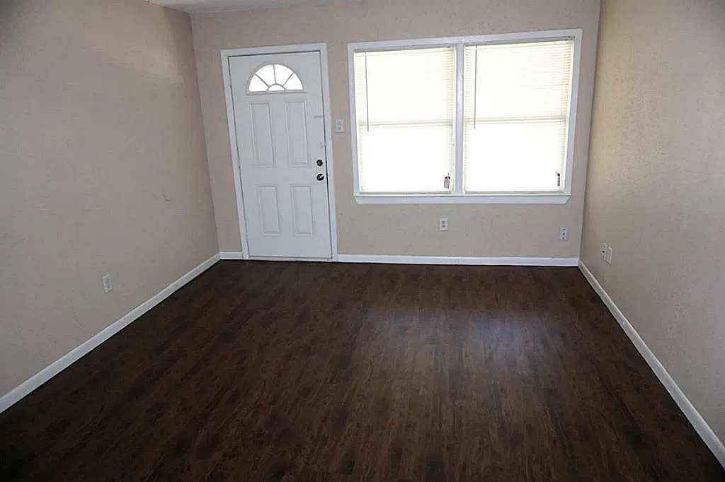3022 Vance Ave — Photo 4