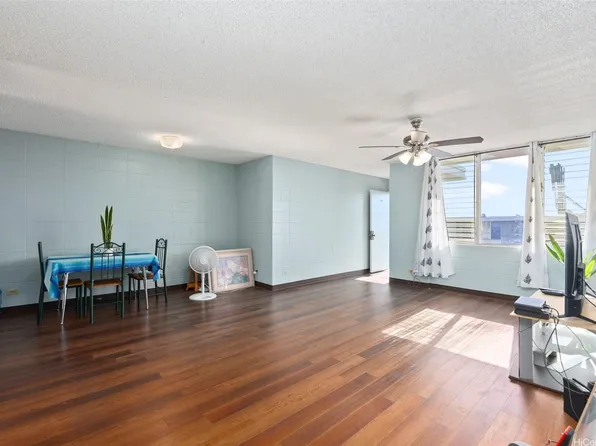 94-246 Leoku St APT E306, Waipahu, HI 96797